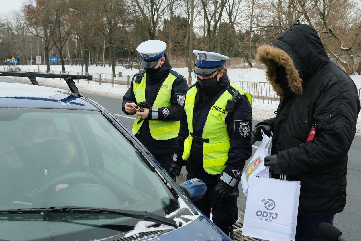  Z miłości do bezpieczeństwa: wspólna akcja policji i WORD (zdjęcie 1) - Autor: Maciej Kaczanowski