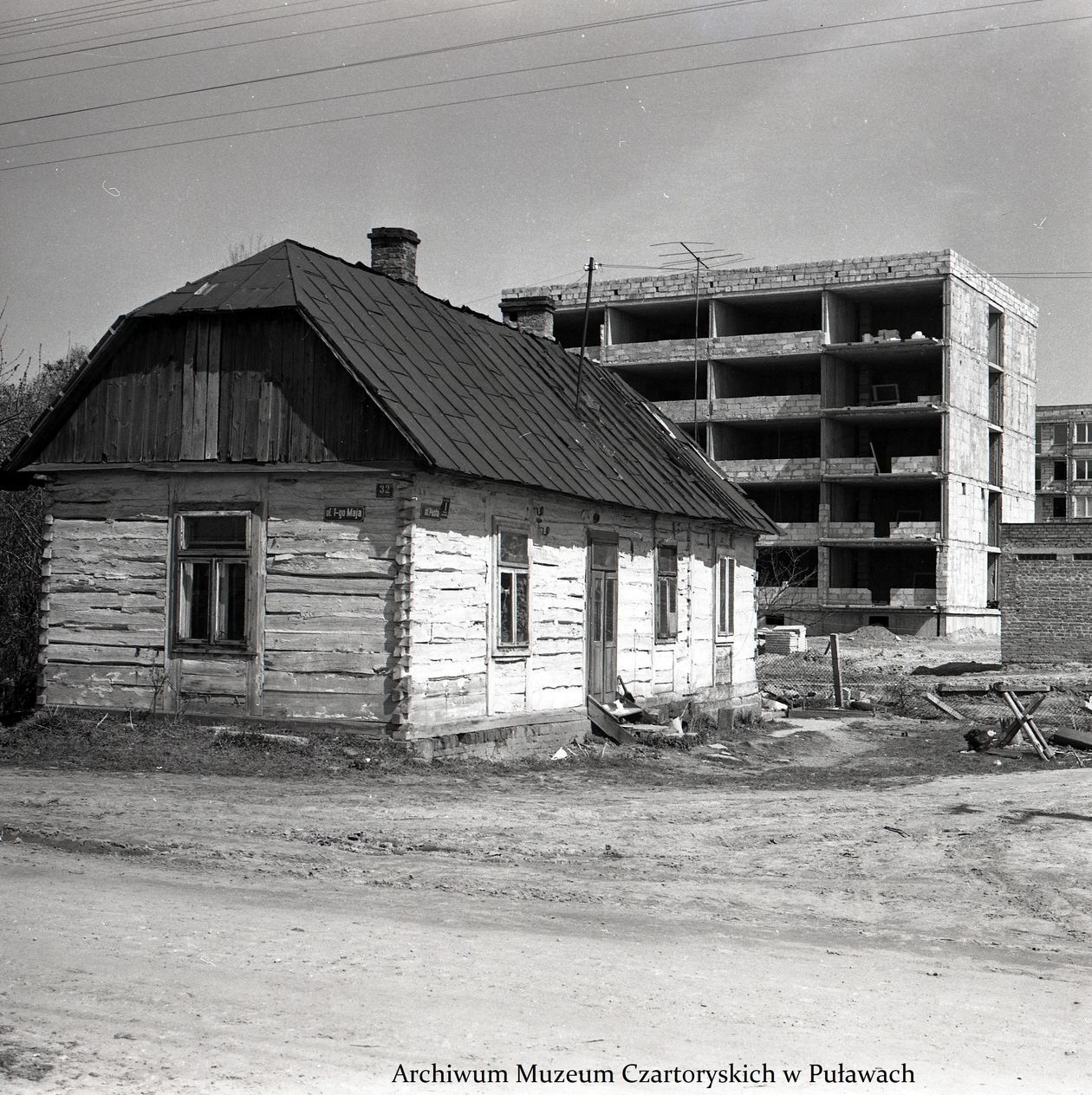  <p>Fotografie pochodzą z archiwum Muzeum Czartoryskich w Puławach, kt&oacute;re otrzymało je od pani Moniki W&oacute;jcik. Ich autorem jest pan Robert Łukasiewicz.&nbsp;</p>