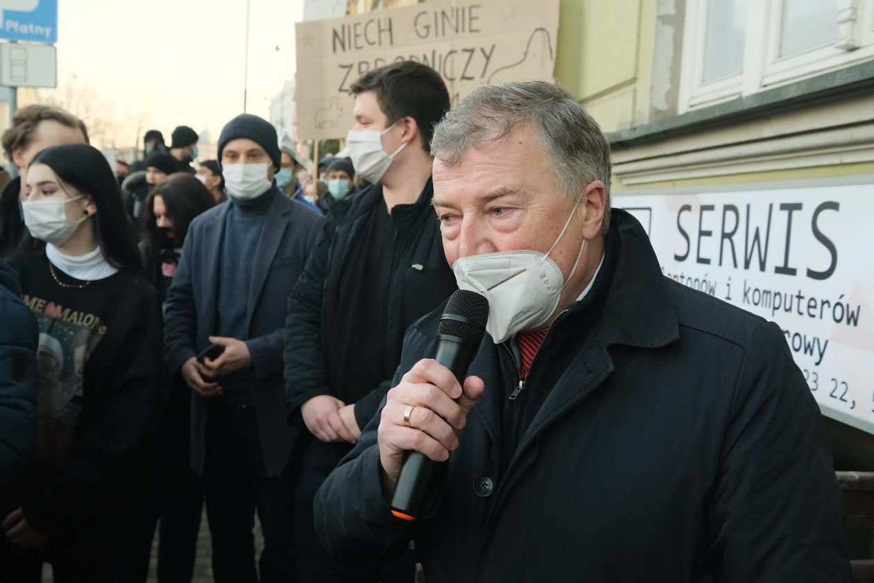  Pikieta przed siedzibą Dziennika Wschodniego (zdjęcie 1) - Autor: Maciej Kaczanowski