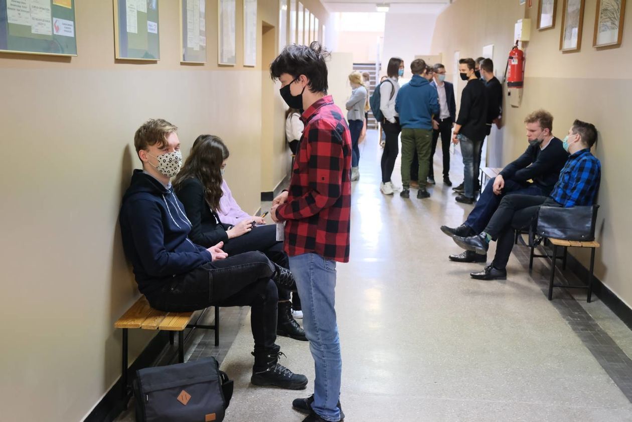  Próbna matura z matematyki w III LO (zdjęcie 1) - Autor: Maciej Kaczanowski