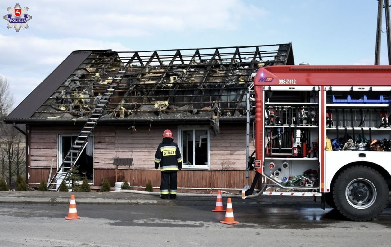  Pożar w gminie Dzierzkowice (zdjęcie 1) - Autor: Policja