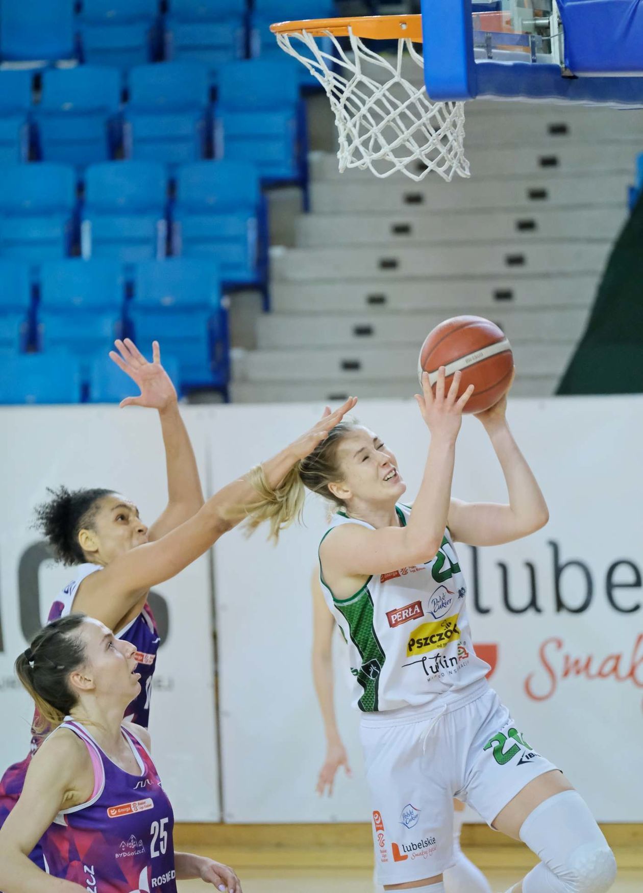  Pszczółka Polski Cukier AZS UMCS Lublin – KS Basket 25 Bydgoszcz 73:76 (zdjęcie 1) - Autor: Maciej Kaczanowski