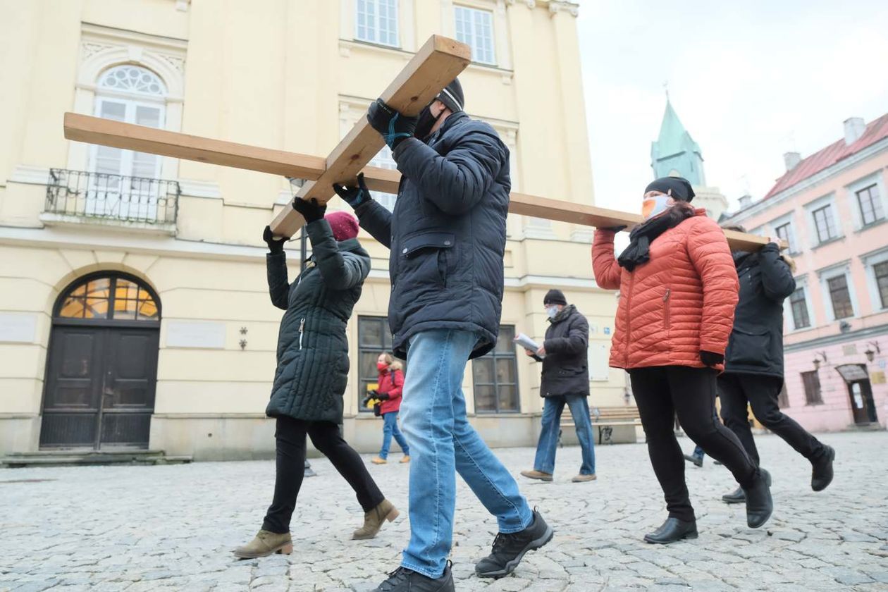  Droga krzyżowa na Starym Mieście (zdjęcie 1) - Autor: Maciej Kaczanowski