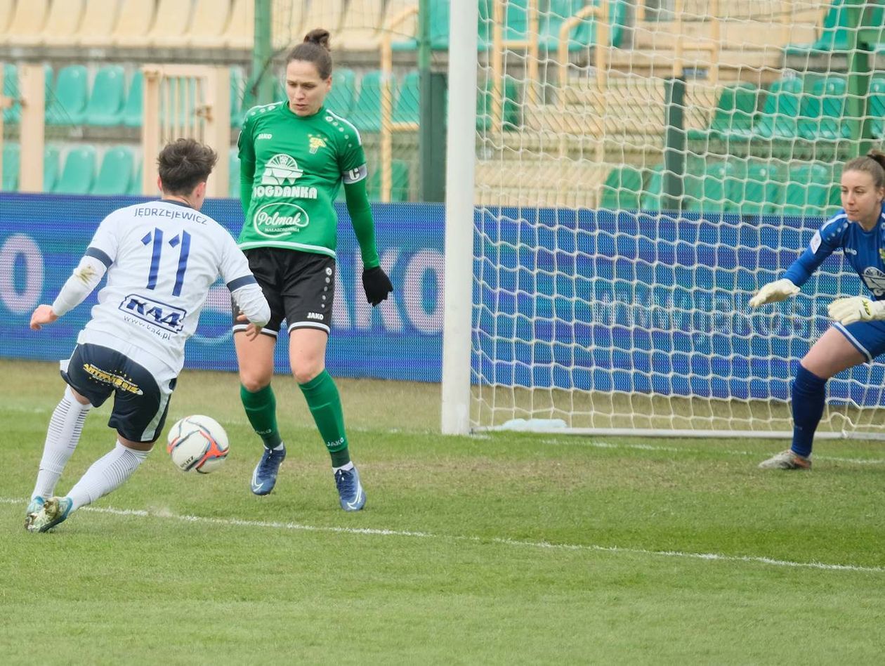  Ekstraliga kobiet: Górnik Łęczna vs Czarni Sosnowiec (zdjęcie 1) - Autor: Maciej Kaczanowski