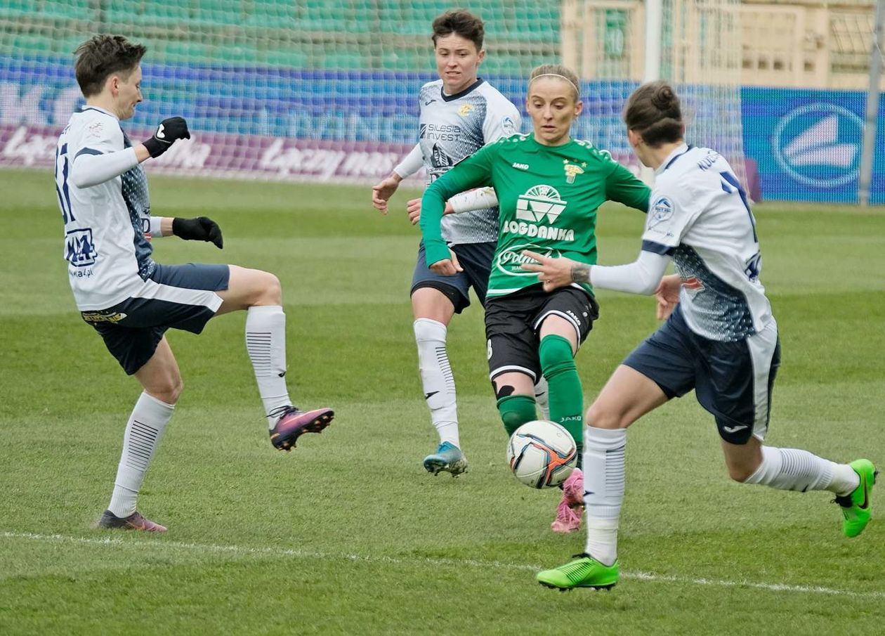  Ekstraliga kobiet: Górnik Łęczna vs Czarni Sosnowiec (zdjęcie 1) - Autor: Maciej Kaczanowski