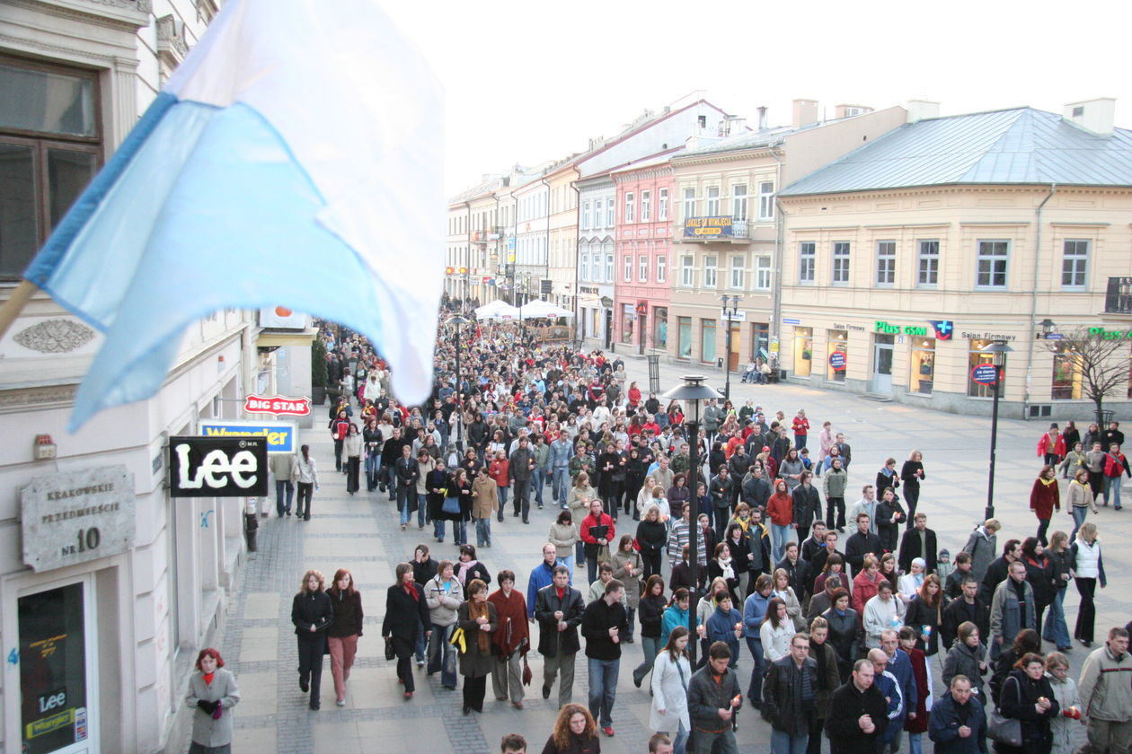  Pożegnanie Jana Pawła II w Lublinie (zdjęcie 1) - Autor: Maciej Kaczanowski