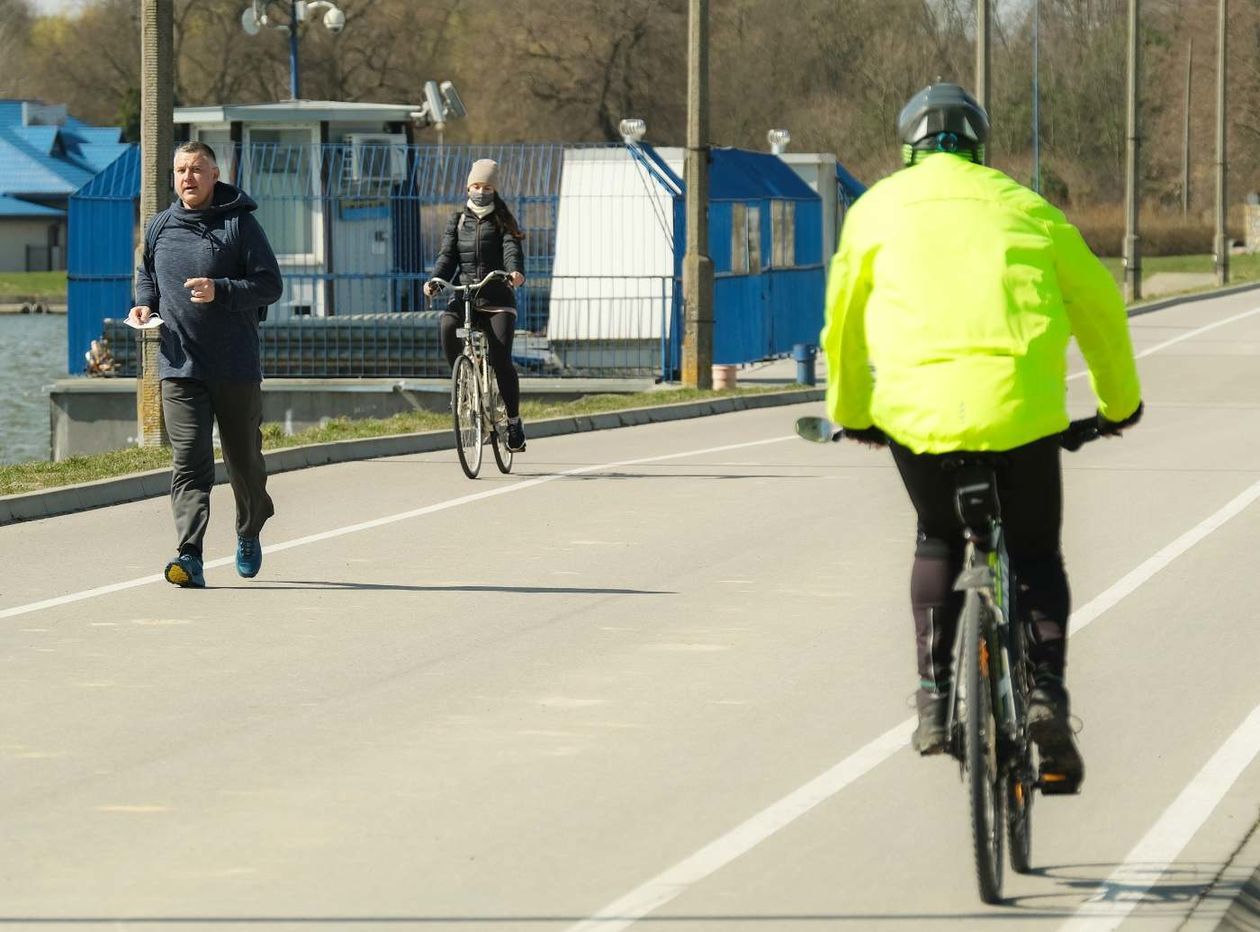  Relaks nad Zalewem Zemborzyckim w świąteczny poniedziałek (zdjęcie 1) - Autor: Maciej Kaczanowski