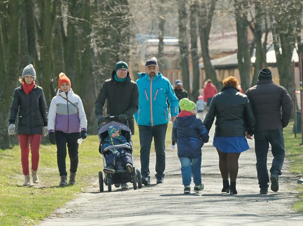  Relaks nad Zalewem Zemborzyckim w świąteczny poniedziałek (zdjęcie 1) - Autor: Maciej Kaczanowski