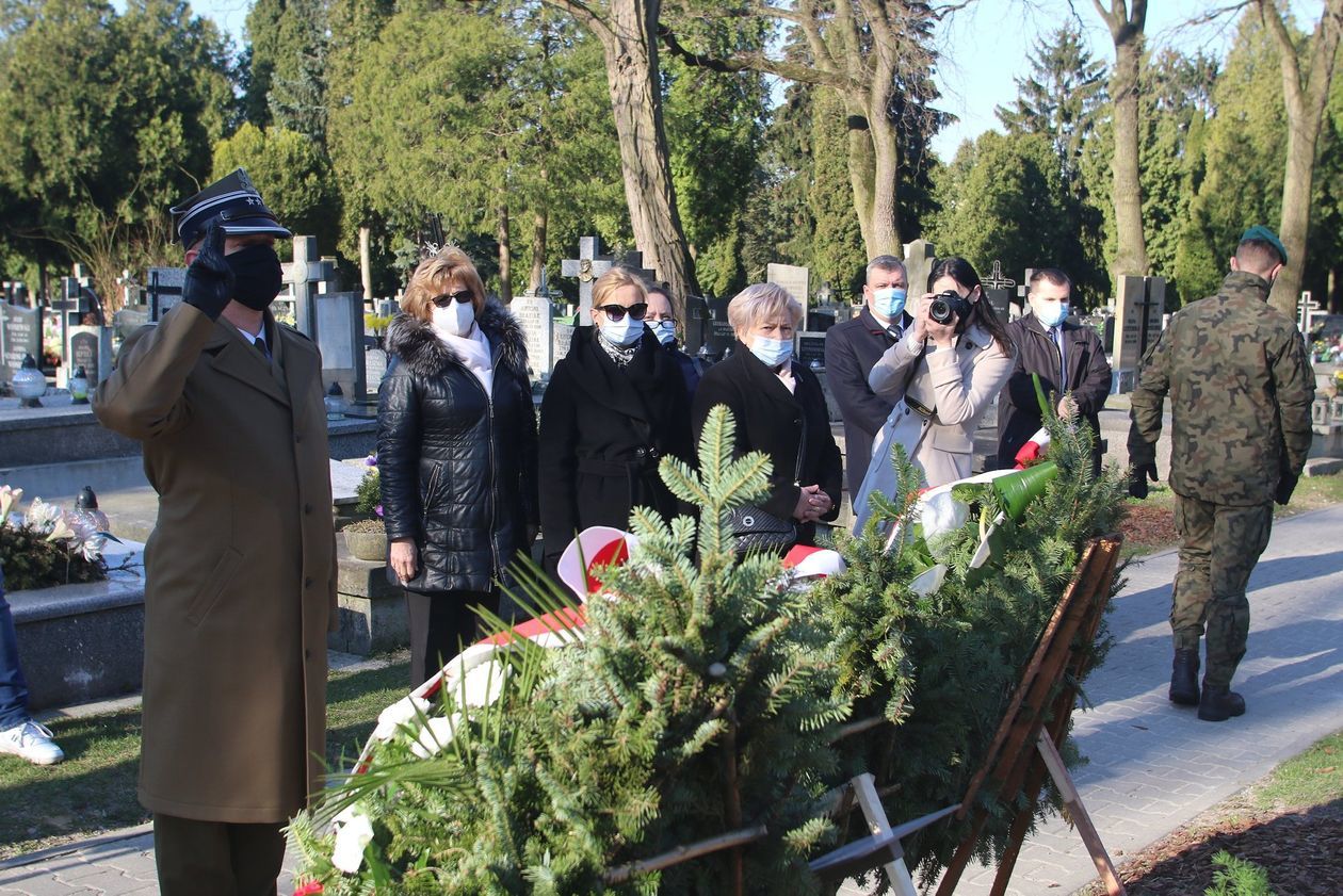  Uroczystości przed grobem Edwarda Wojtasa (zdjęcie 1) - Autor: Piotr Michalski