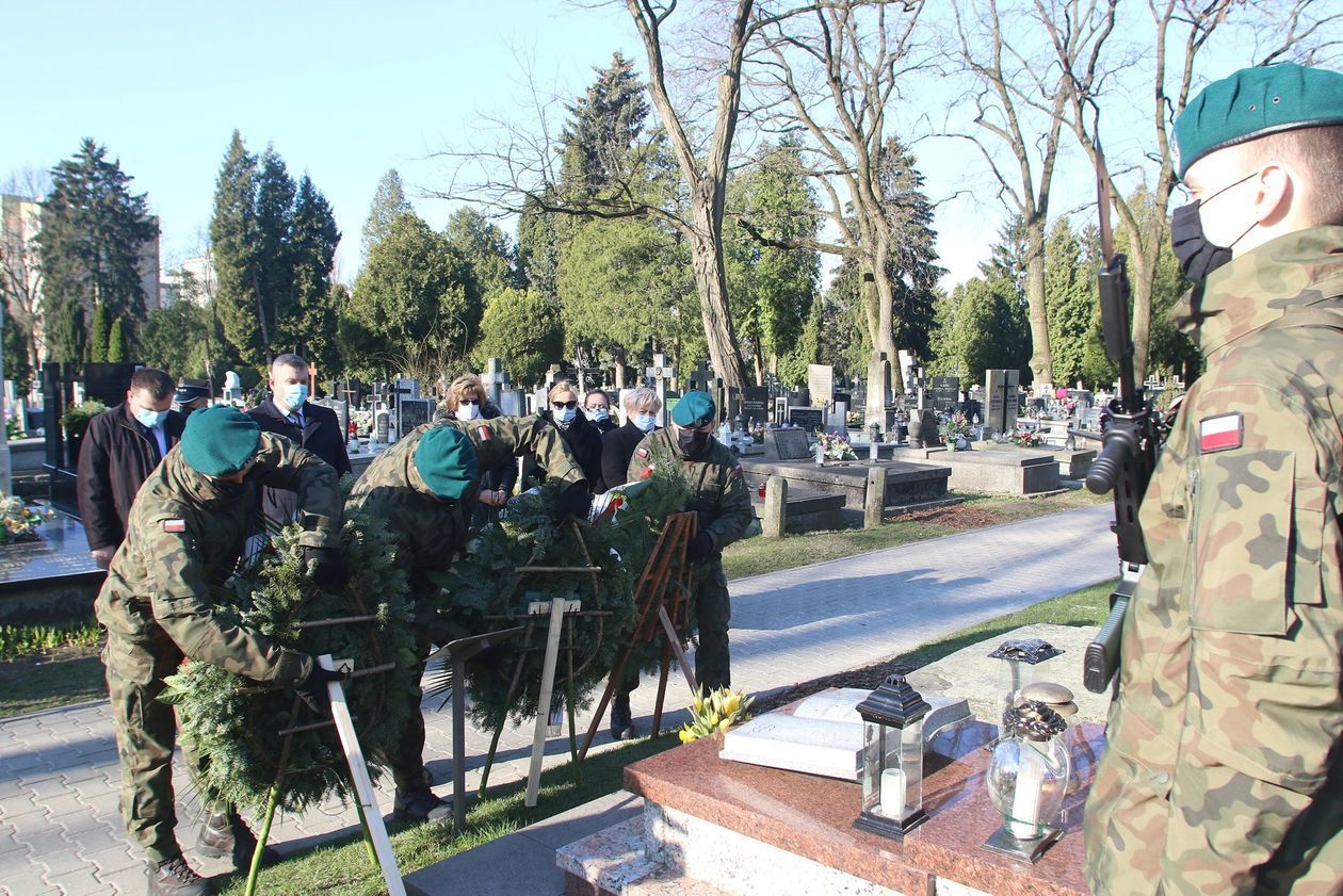  Uroczystości przed grobem Edwarda Wojtasa (zdjęcie 1) - Autor: Piotr Michalski