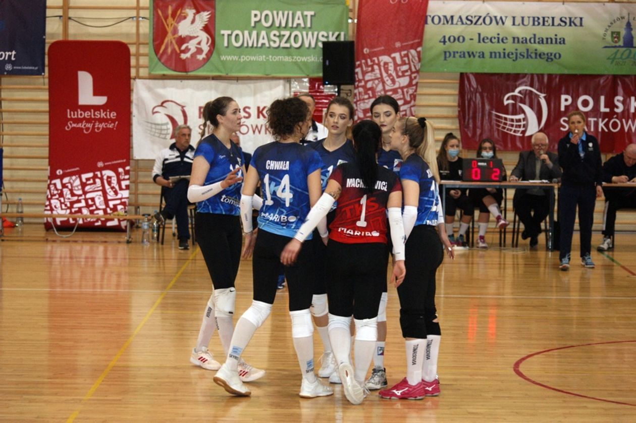 Turniej półfinałowy o awans do I ligi siatkarek (zdjęcie 5) - Autor: TOMASZÓW.PL