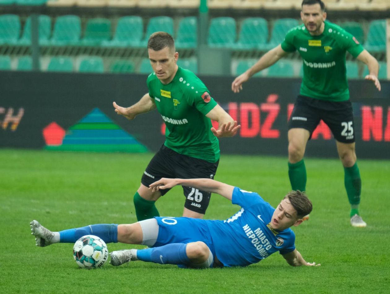  Górnik Łęczna – Puszcza Niepołomice 0:0 (zdjęcie 1) - Autor: Maciej Kaczanowski