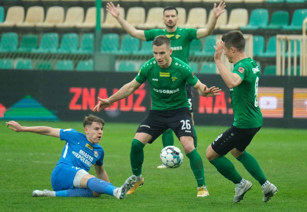  Górnik Łęczna – Puszcza Niepołomice 0:0 (zdjęcie 1) - Autor: Maciej Kaczanowski