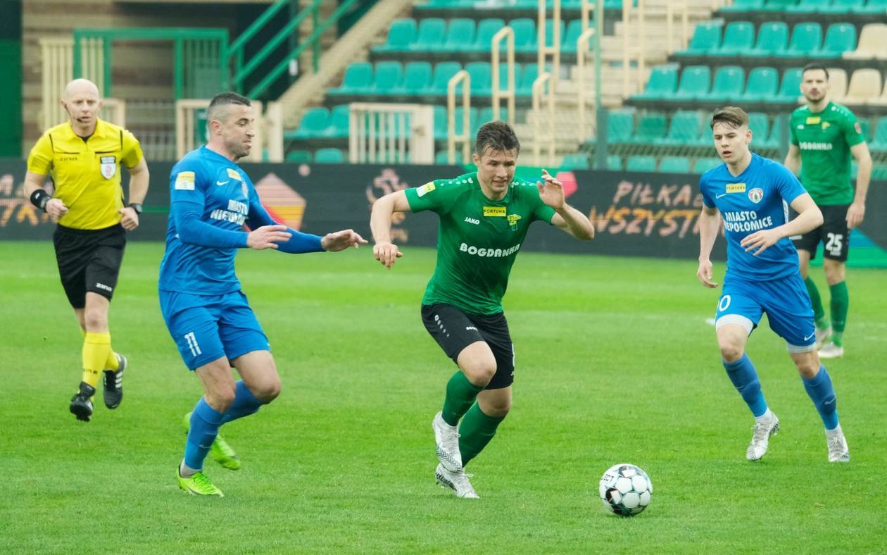  Górnik Łęczna – Puszcza Niepołomice 0:0 (zdjęcie 1) - Autor: Maciej Kaczanowski