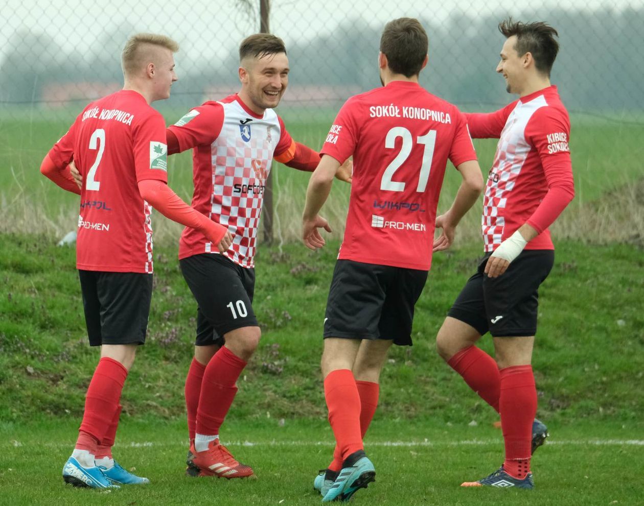  Sokół Konopnica vs LKS Stróża (zdjęcie 1) - Autor: Maciej Kaczanowski