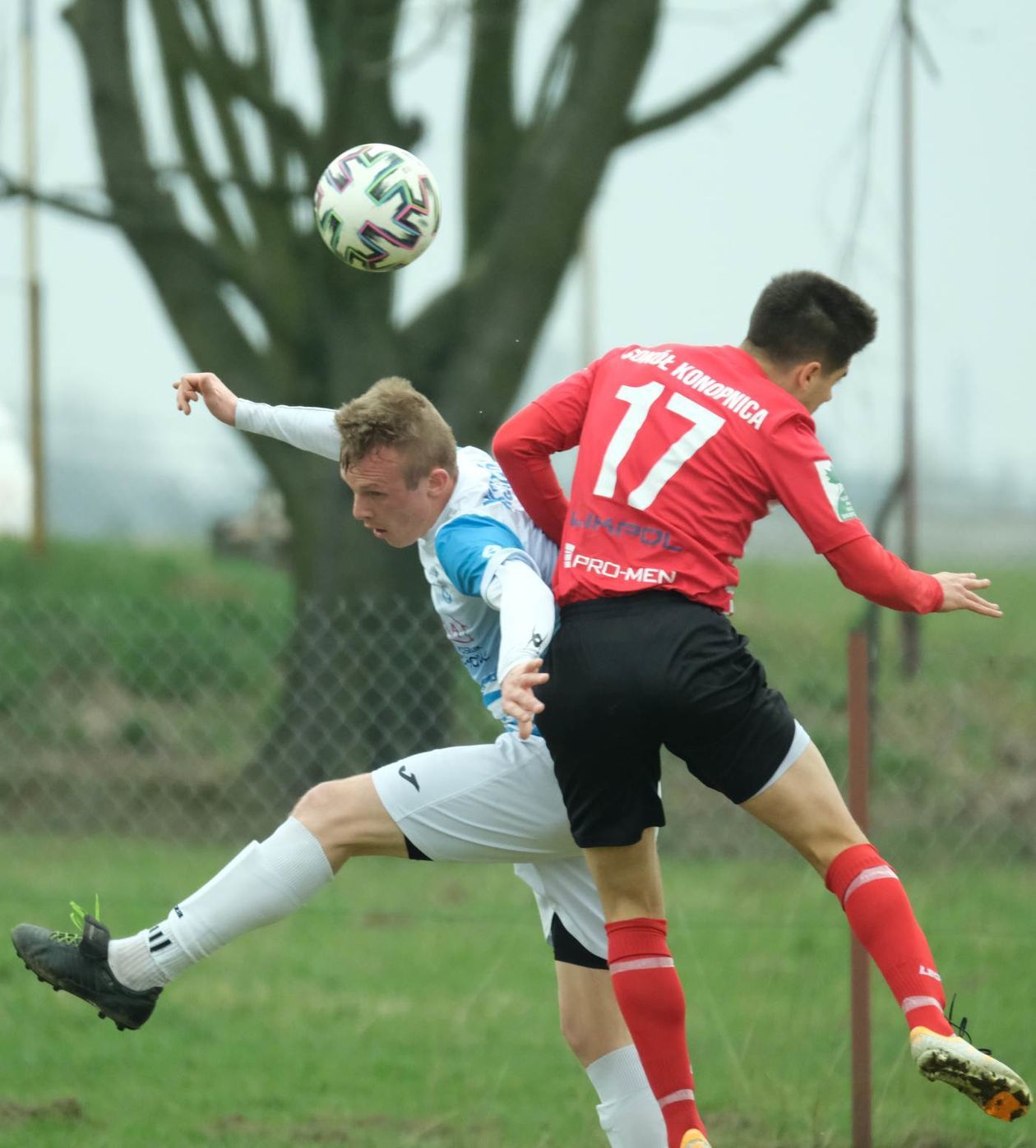  Sokół Konopnica vs LKS Stróża (zdjęcie 1) - Autor: Maciej Kaczanowski