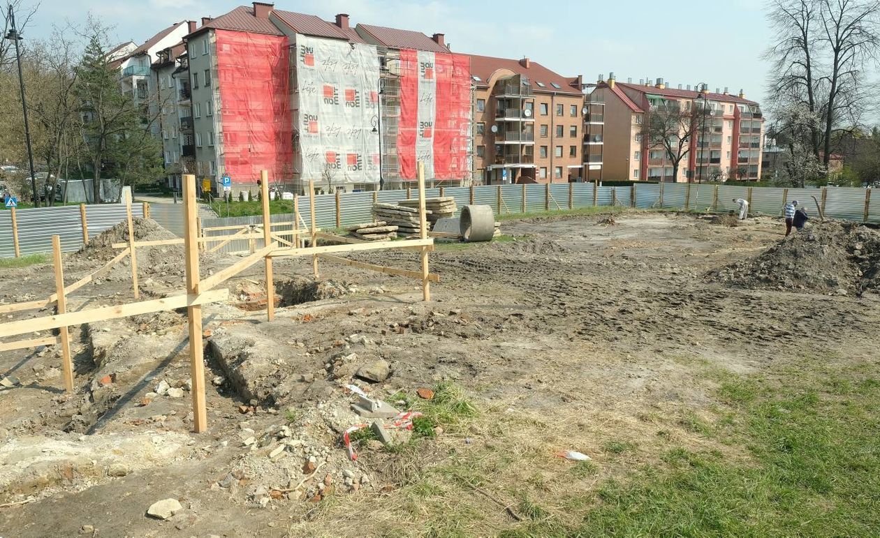  Odkrycie archeologiczne na budowie przy ul. Kalinowszczyzna (zdjęcie 1) - Autor: Maciej Kaczanowski