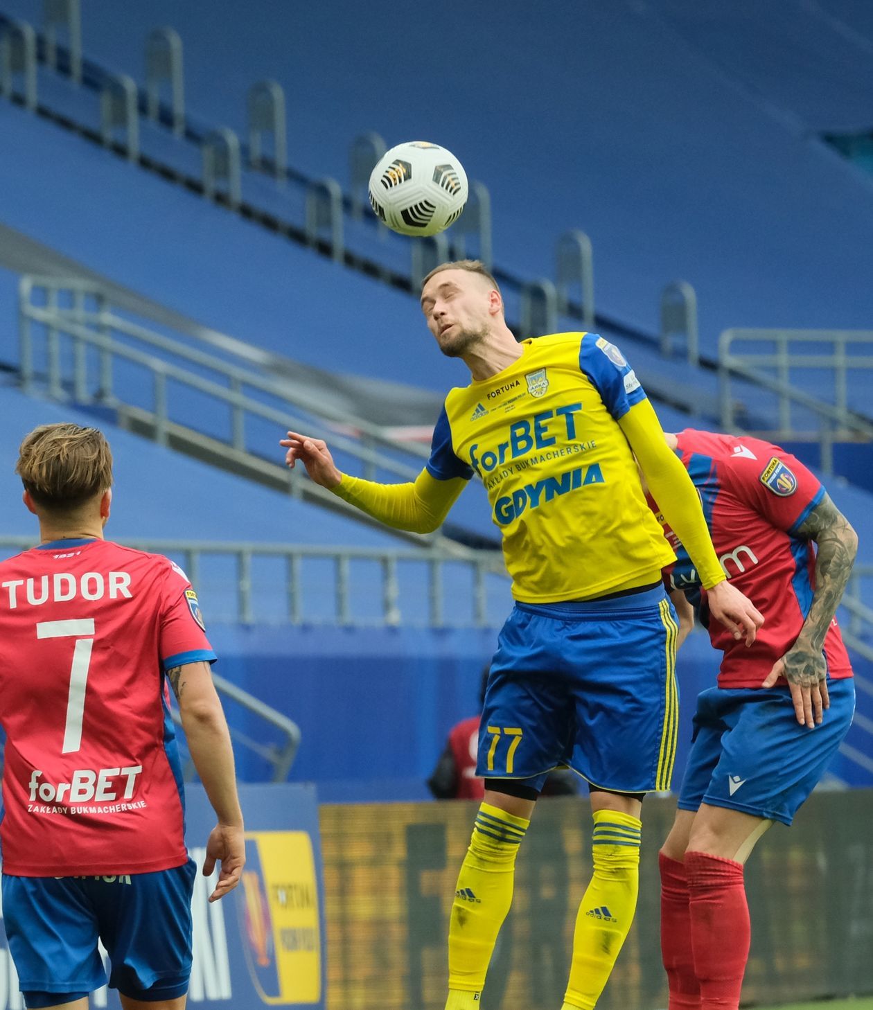  Raków Częstochowa pokonał na lubelskiej Arenie Arkę Gdynia 2 :1 i wygrał Puchar Polski (zdjęcie 1) - Autor: Maciej Kaczanowski