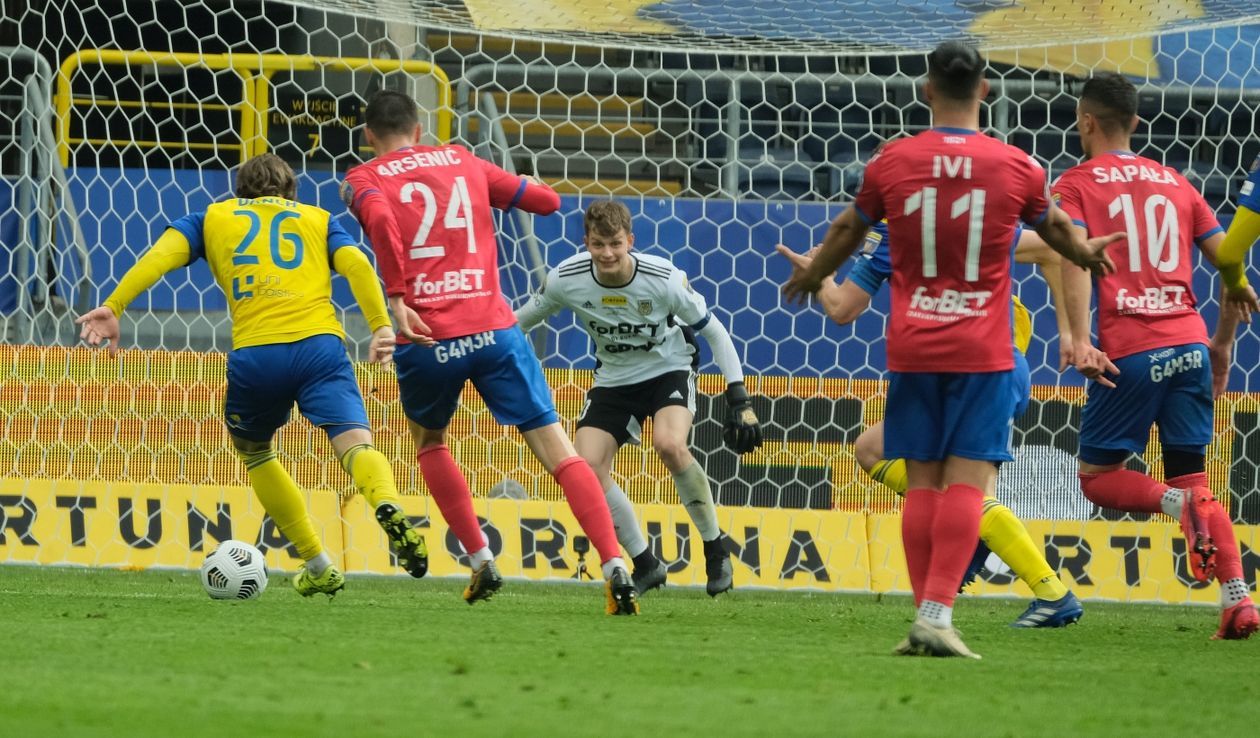  Raków Częstochowa pokonał na lubelskiej Arenie Arkę Gdynia 2 :1 i wygrał Puchar Polski (zdjęcie 1) - Autor: Maciej Kaczanowski