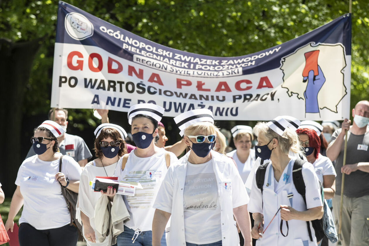  Protest pielęgniarek w Warszawie (zdjęcie 1) - Autor: Jacek Szydłowski