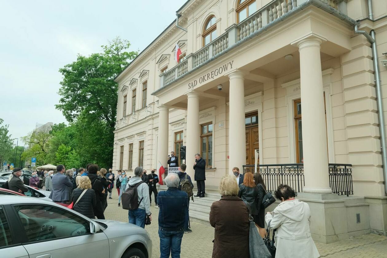  Protest KOD przed Sądem Okręgowym w Lublinie (zdjęcie 1) - Autor: Maciej Kaczanowski