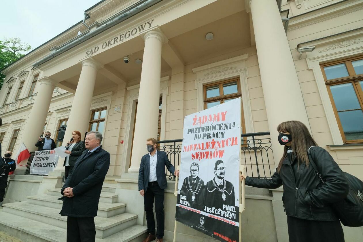  Protest KOD przed Sądem Okręgowym w Lublinie (zdjęcie 1) - Autor: Maciej Kaczanowski
