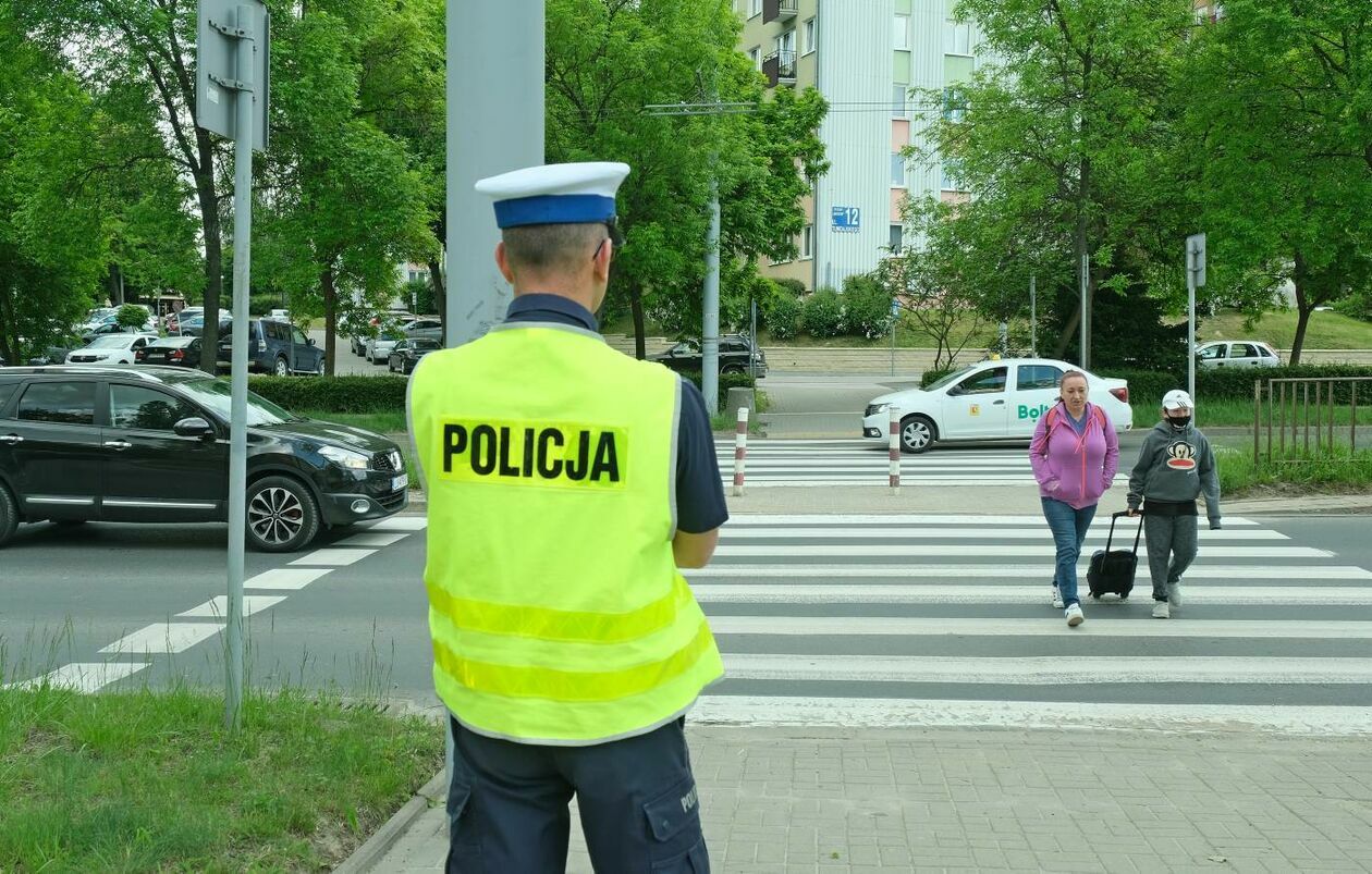  Zmiana przepisów ruchu drogowego dotyczy kierowców i pieszych na przejściu (zdjęcie 1) - Autor: Maciej Kaczanowski
