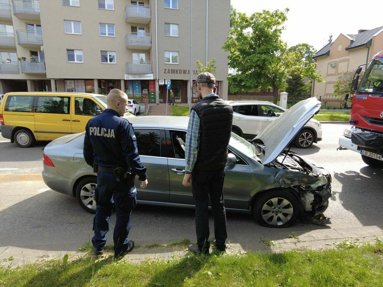  Zderzenie dwóch samochodów w Białej Podlaskiej (zdjęcie 1) - Autor: Zbigniew Maciejuk
