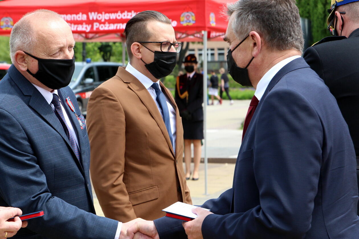  Wojewódzkie obchody Dnia Strażaka w Puławach (zdjęcie 1) - Autor: Radosław Szczęch