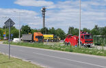 Wypadek w Białej Podlaskiej. Ciężarówka przewróciła się na rondzie (zdjęcie 3)