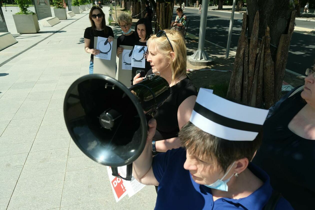  Protest pielęgniarek i położnych w Lublinie (zdjęcie 1) - Autor: Maciej Kaczanowski