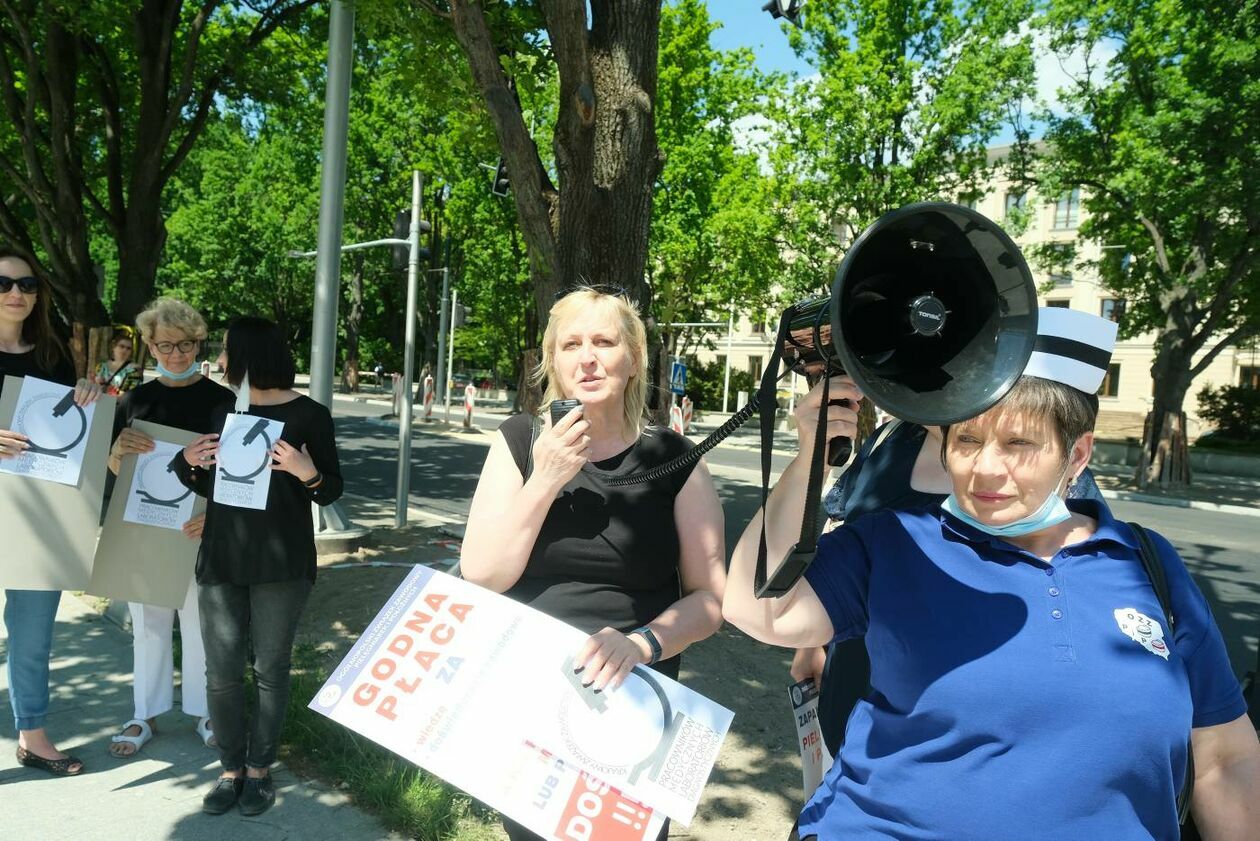  Protest pielęgniarek i położnych w Lublinie (zdjęcie 1) - Autor: Maciej Kaczanowski