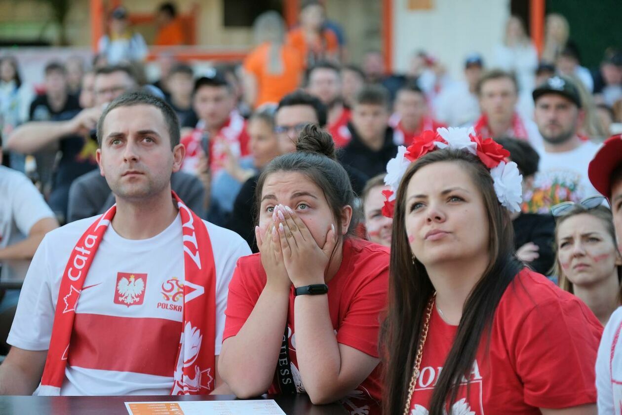  Strefa kibica podczas meczu Polska vs Słowacja w Playa Marina (zdjęcie 1) - Autor: Maciej Kaczanowski