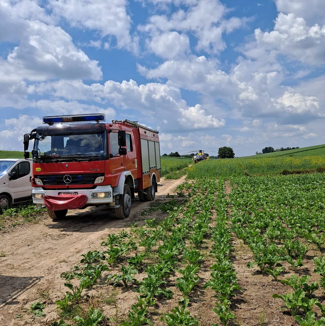  Traktor przejechał człowieka w powiecie zamojskim (zdjęcie 3) - Autor: KM PSP w Zamościu