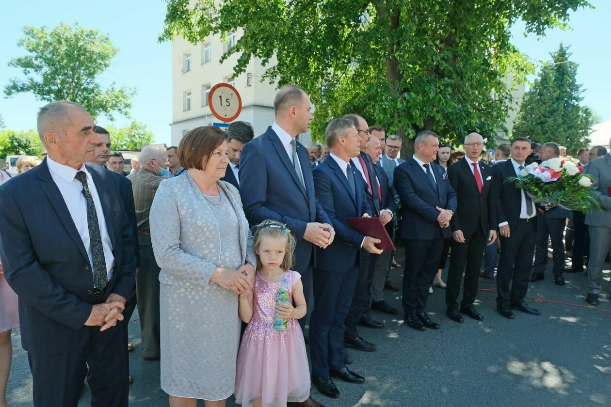  Poświęcenie pomnika śp. prezydenta RP Lecha Kaczyńskiego w Opolu Lubelskim (zdjęcie 1) - Autor: Maciej Kaczanowski