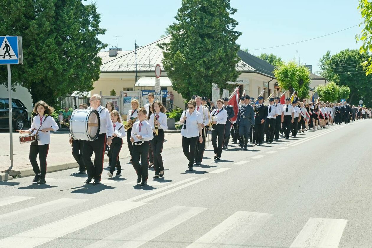  Poświęcenie pomnika śp. prezydenta RP Lecha Kaczyńskiego w Opolu Lubelskim (zdjęcie 1) - Autor: Maciej Kaczanowski