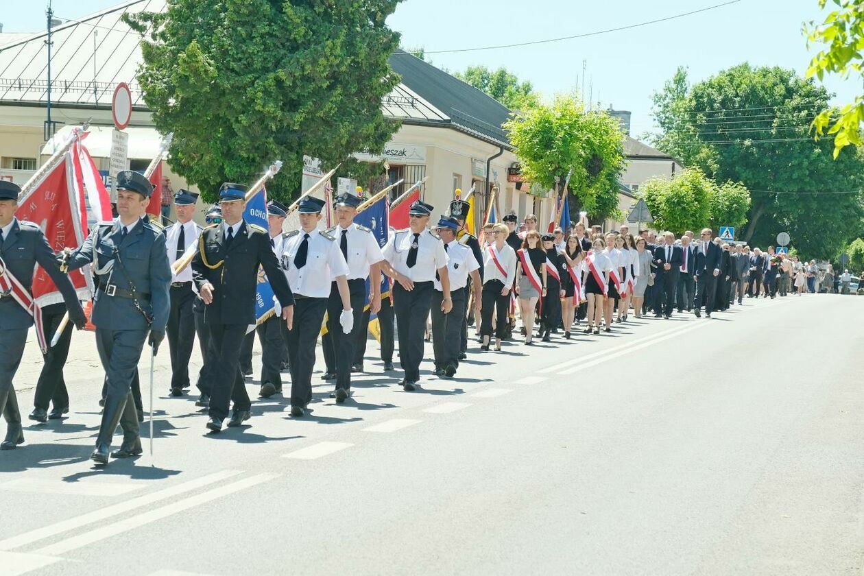  Poświęcenie pomnika śp. prezydenta RP Lecha Kaczyńskiego w Opolu Lubelskim (zdjęcie 1) - Autor: Maciej Kaczanowski