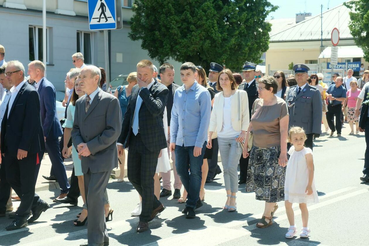  Poświęcenie pomnika śp. prezydenta RP Lecha Kaczyńskiego w Opolu Lubelskim (zdjęcie 1) - Autor: Maciej Kaczanowski