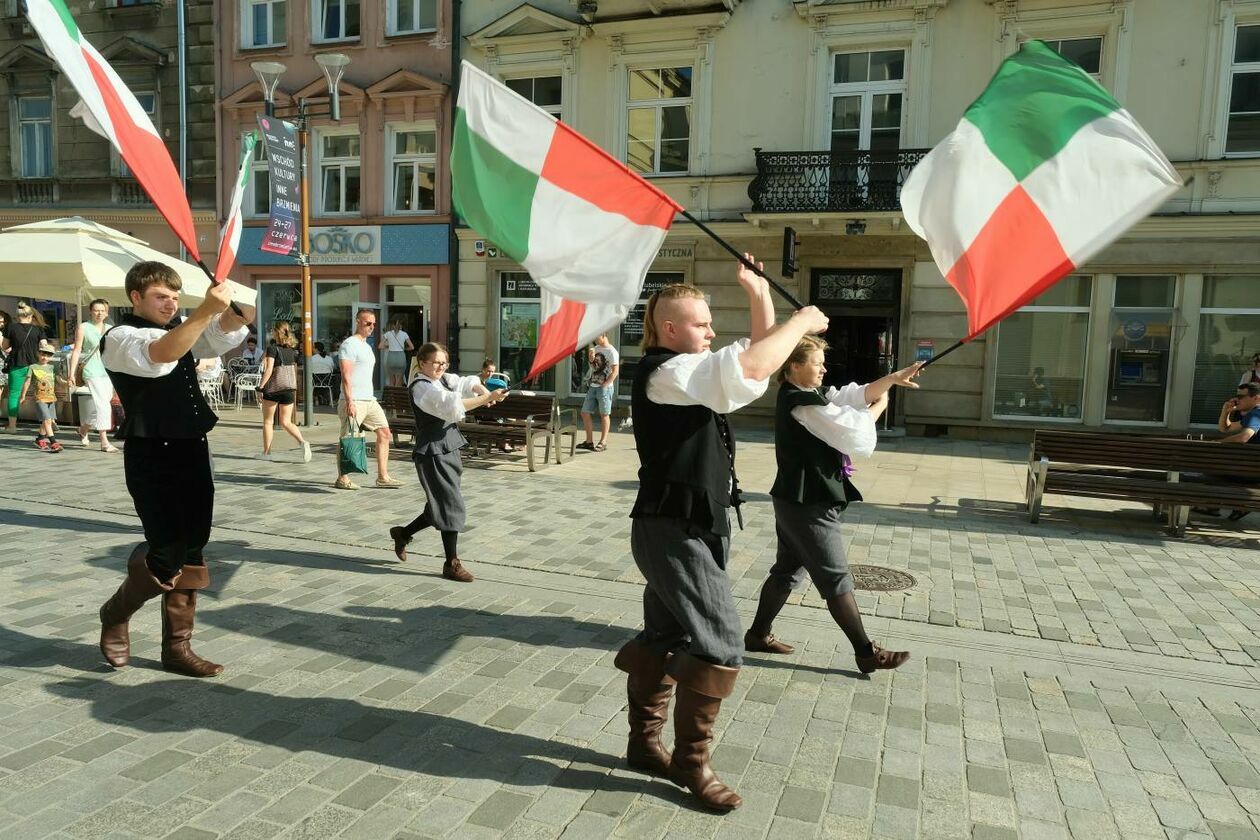  IV Międzynarodowy Festiwal Renesansu korowód (zdjęcie 1) - Autor: Maciej Kaczanowski
