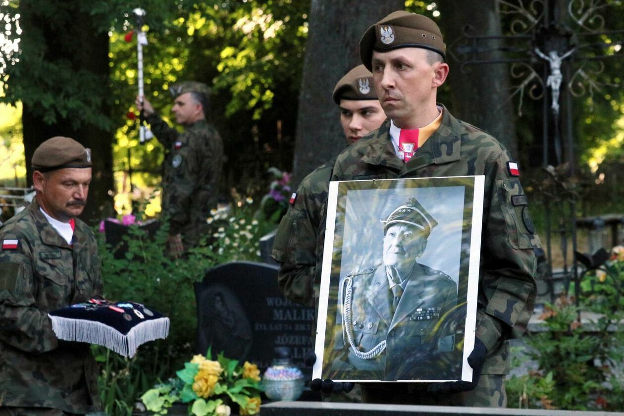 Pogrzeb płk. Mariana Pawełczaka ps Morwa - Autor: Maciej Kaczanowski
