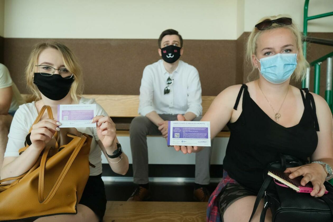  Rozpoczęło się szczepienie studentów UMCS przeciwko Covid-19 (zdjęcie 13) - Autor: Maciej Kaczanowski