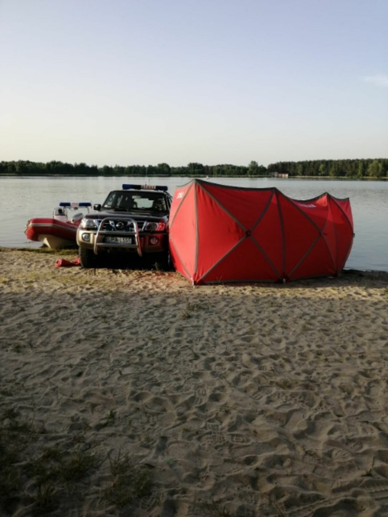  Ciało mężczyzny znaleziono w jeziorze Bialskim  - Autor: KP PSP Parczew