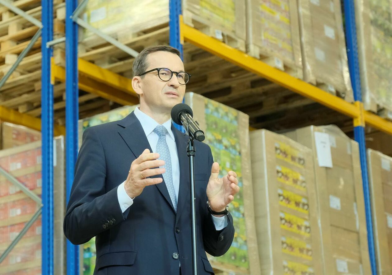  Premier Mateusz Morawiecki w Fabryce Cukierków Pszczółka (zdjęcie 7) - Autor: Maciej Kaczanowski