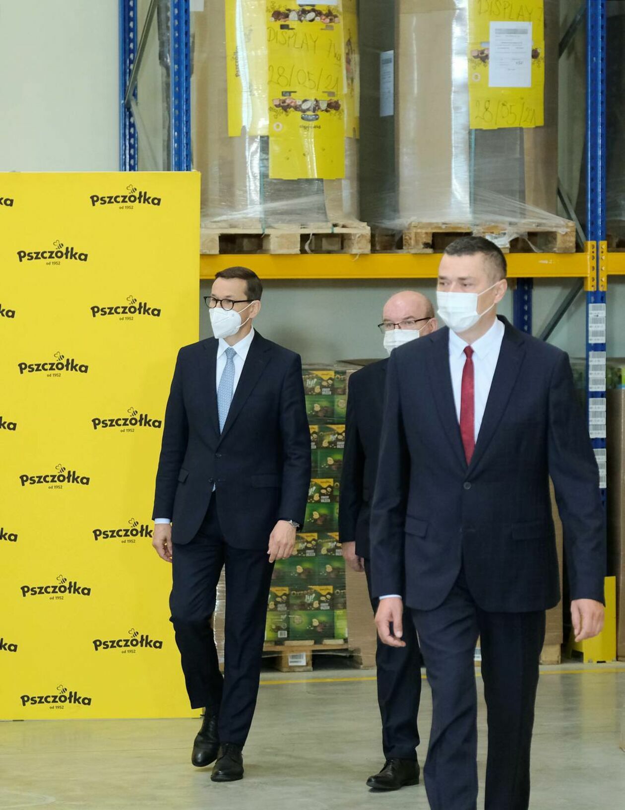  Premier Mateusz Morawiecki w Fabryce Cukierków Pszczółka (zdjęcie 3) - Autor: Maciej Kaczanowski