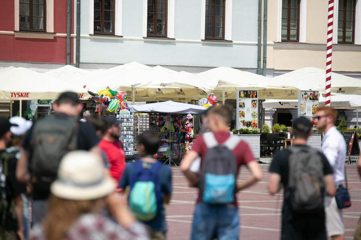  Tłumy turystów w Zamościu (zdjęcie 11) - Autor: Kazimierz Chmiel