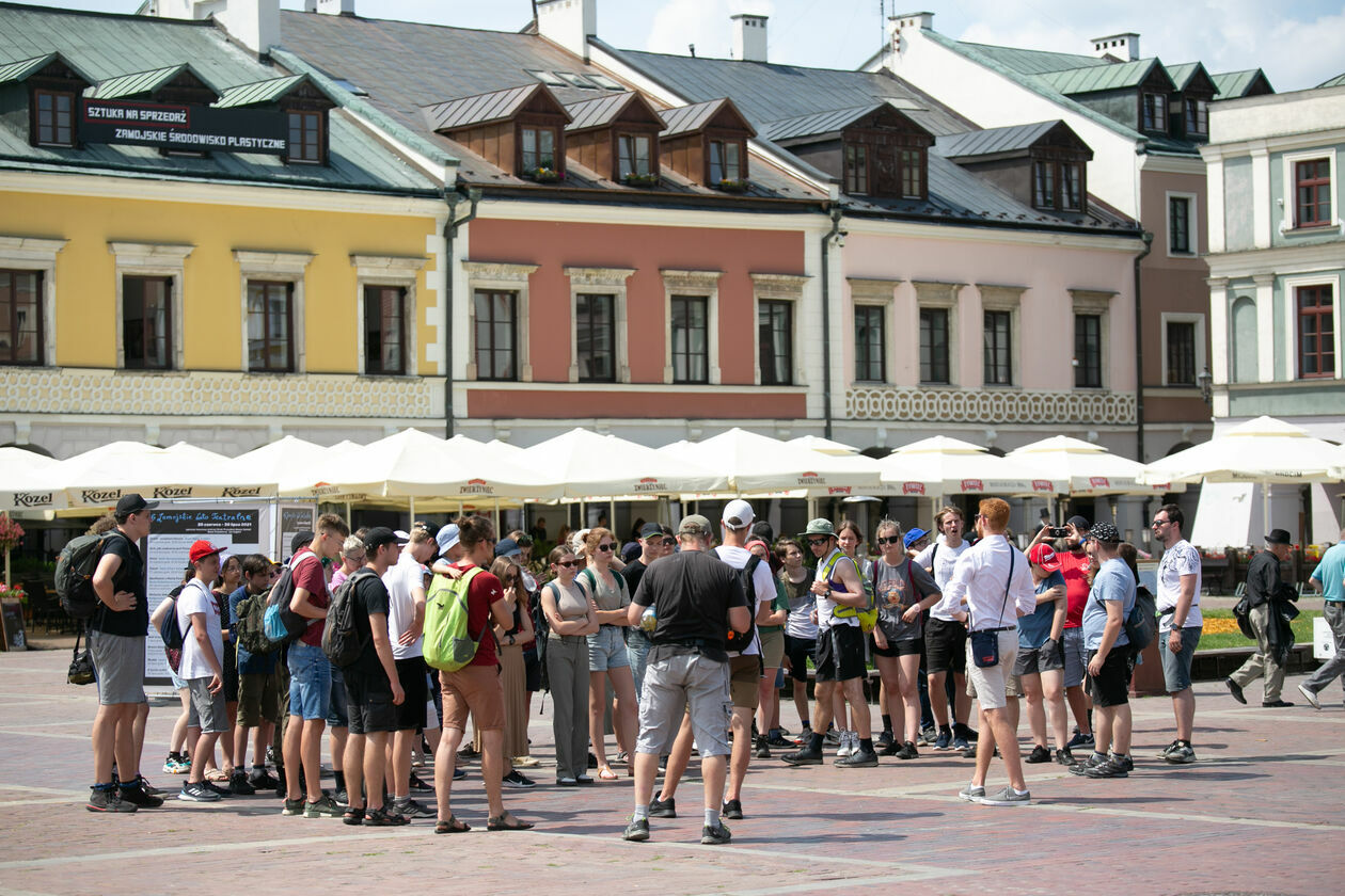  Tłumy turystów w Zamościu (zdjęcie 14) - Autor: Kazimierz Chmiel