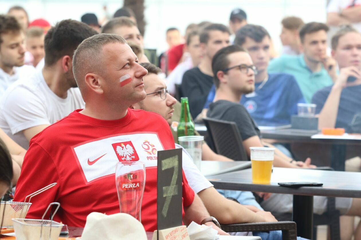  Polska - Szwecja w strefie kibica nad Zalewem Zemborzyckim (zdjęcie 60) - Autor: Piotr Michalski