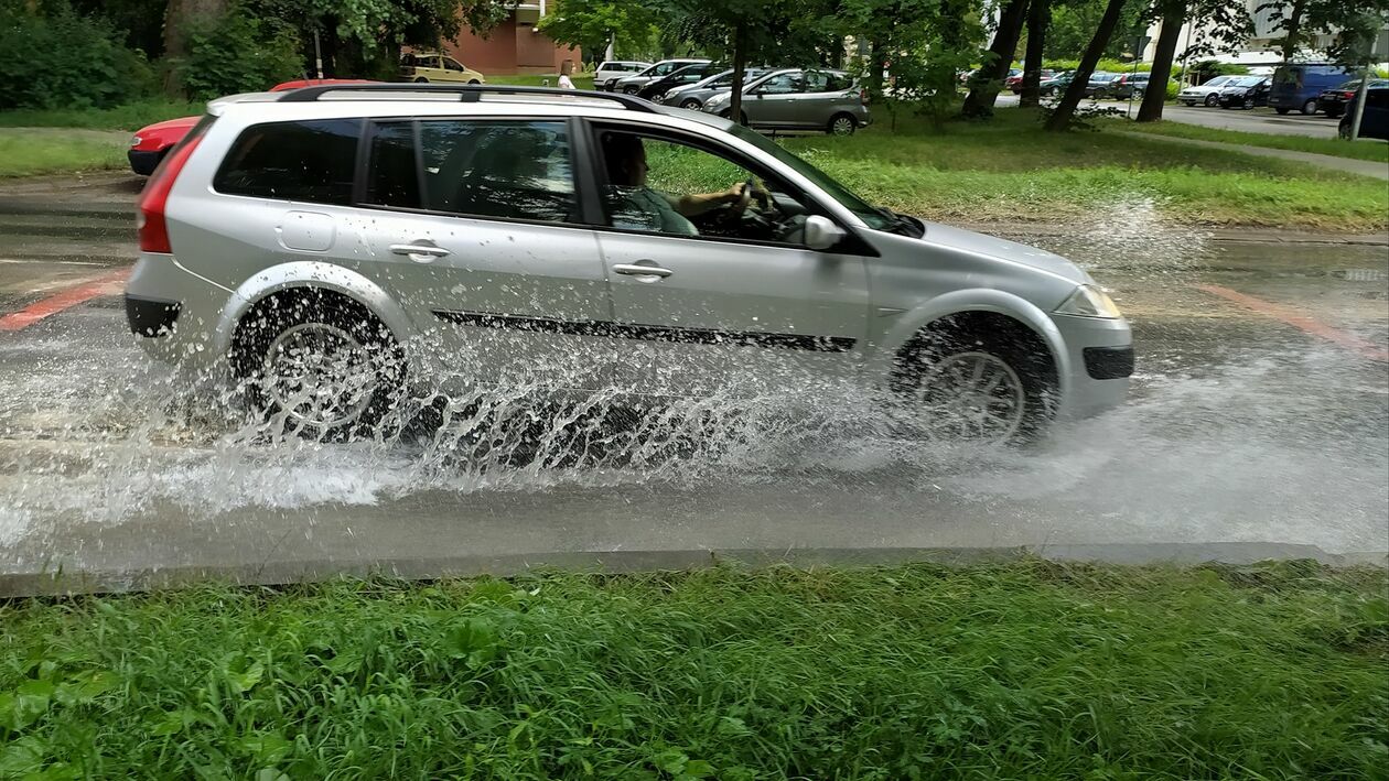  Awaria wodociągowa na ul. Sowińskiego w Lublinie (zdjęcie 3) - Autor: Dominik Smaga