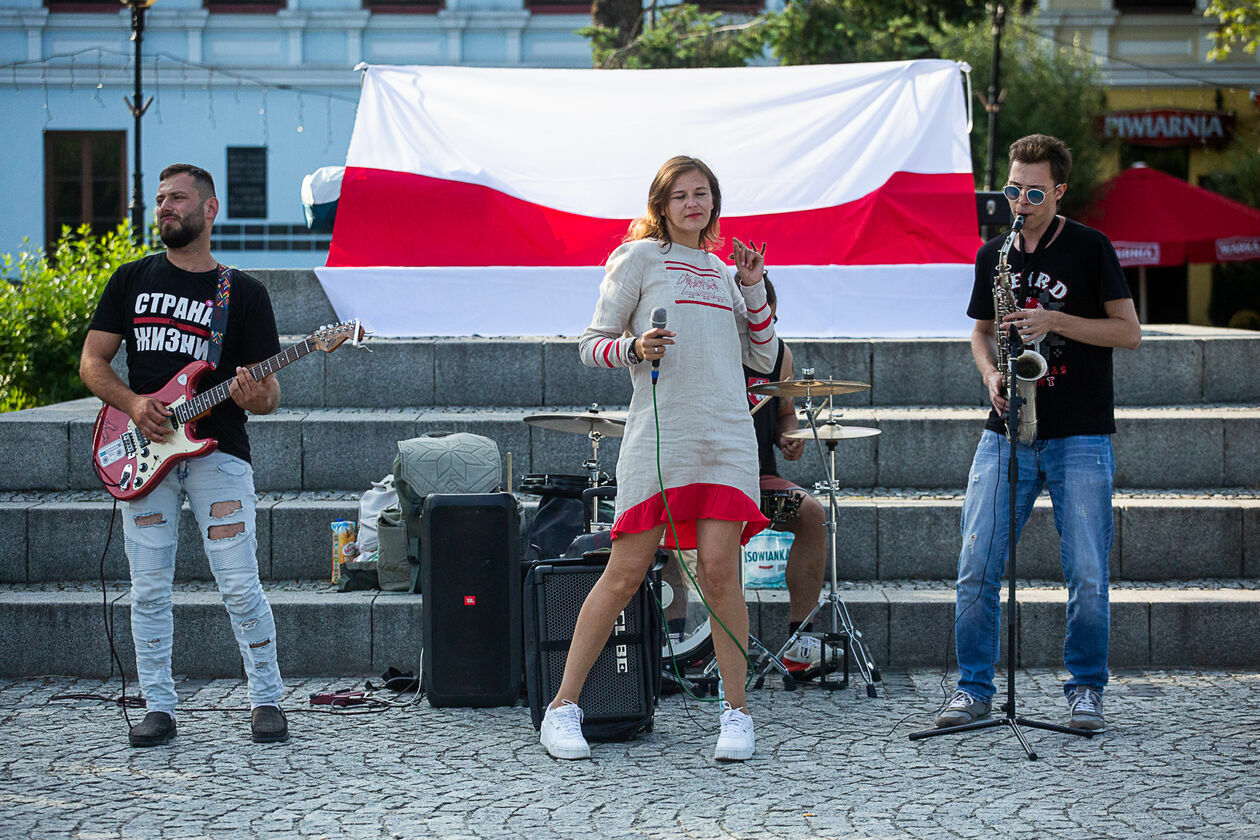  Koncert Belarusian Truestory w Białej Podlaskiej  (zdjęcie 12) - Autor: Bartosz Wołoszko