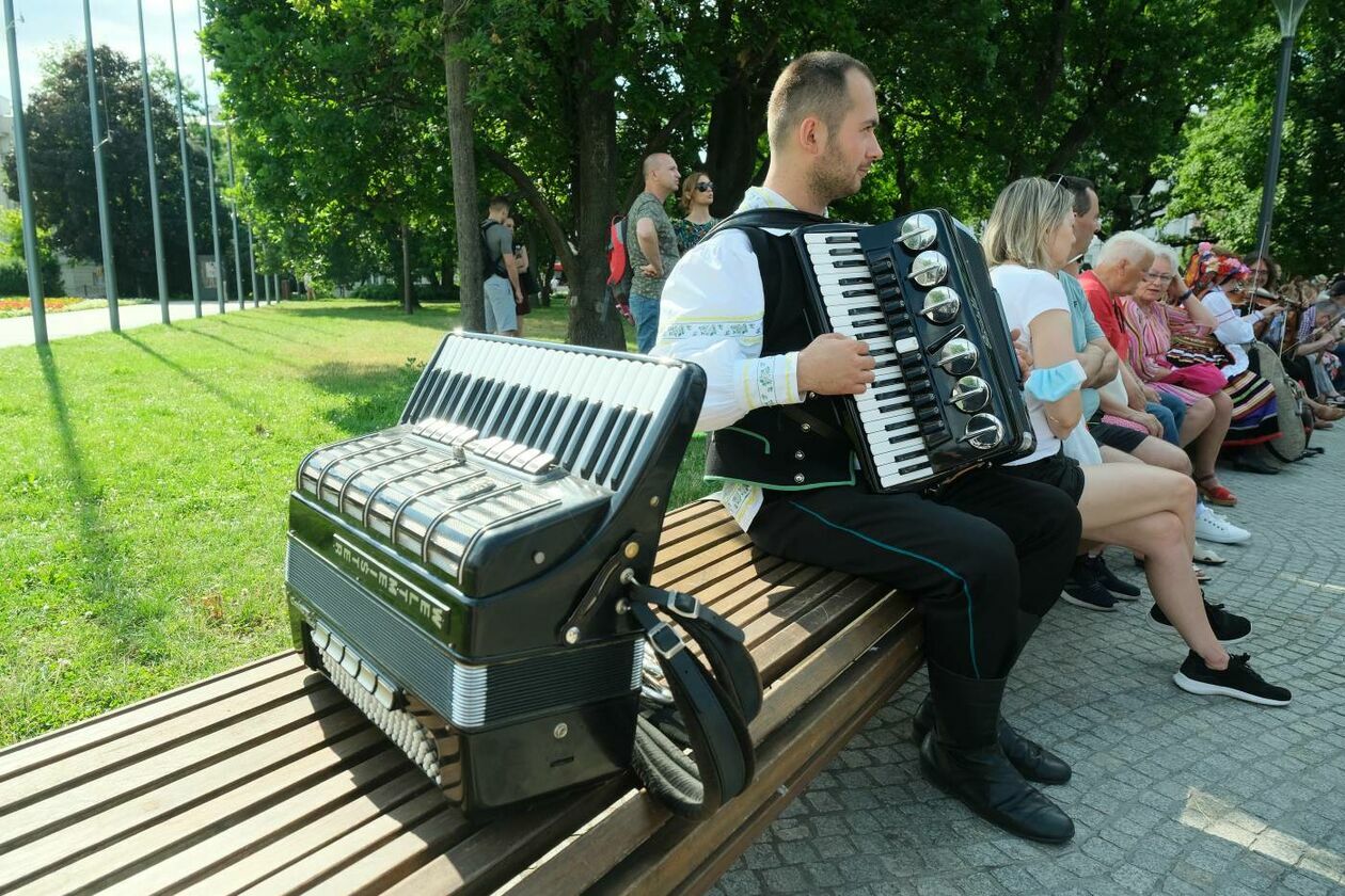  W Lublinie rozpoczęły się Międzynarodowe Spotkania Folklorystyczne  (zdjęcie 36) - Autor: Maciej Kaczanowski
